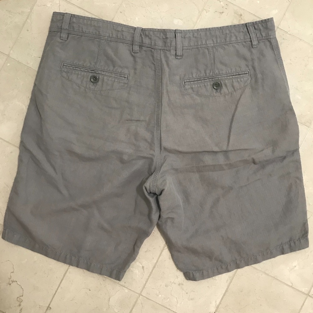 Banana Republic Slim Fit Aiden Short - 34 - Picture 3 of 5